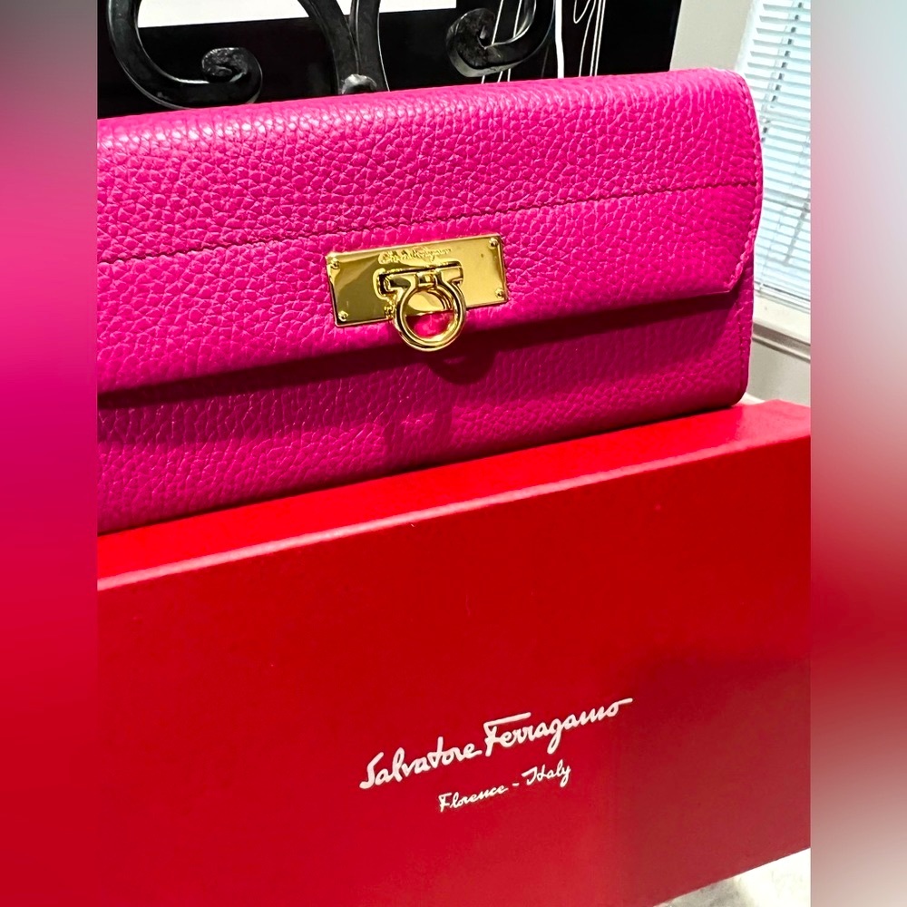 Salvatore Ferragamo long Bi-fold Wallet - Picture 12 of 16